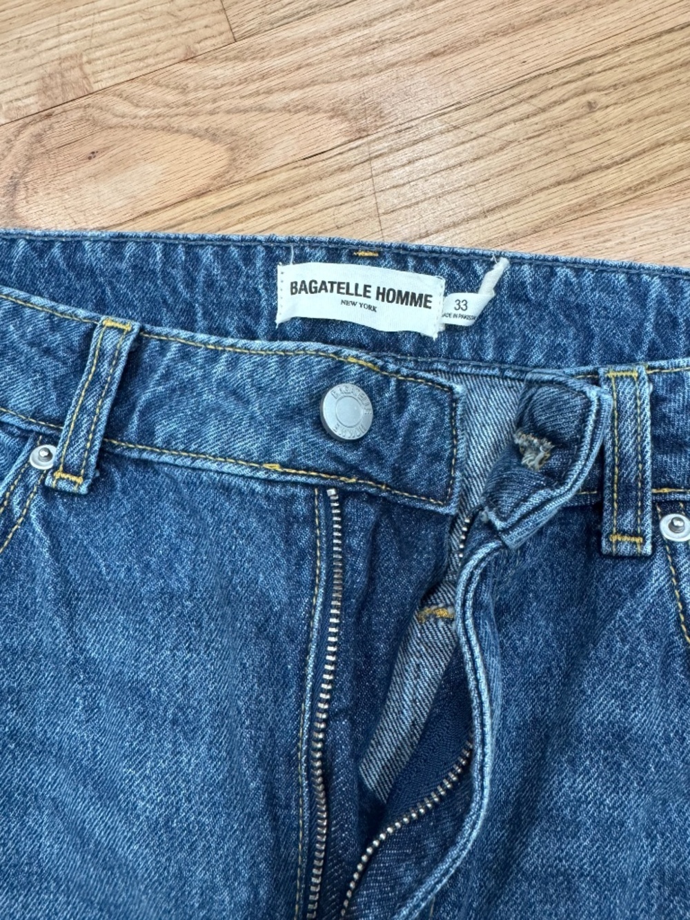 Jeans - Picture 3 of 4